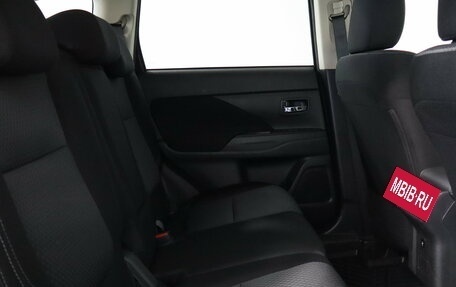 Mitsubishi Outlander III рестайлинг 3, 2019 год, 2 049 000 рублей, 13 фотография