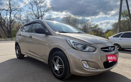 Hyundai Solaris II рестайлинг, 2013 год, 950 000 рублей, 2 фотография