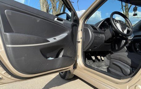 Hyundai Solaris II рестайлинг, 2013 год, 950 000 рублей, 7 фотография