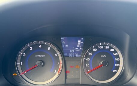 Hyundai Solaris II рестайлинг, 2013 год, 950 000 рублей, 32 фотография