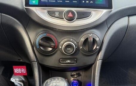 Hyundai Solaris II рестайлинг, 2013 год, 950 000 рублей, 31 фотография