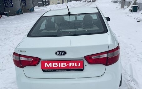 KIA Rio III рестайлинг, 2012 год, 800 000 рублей, 4 фотография