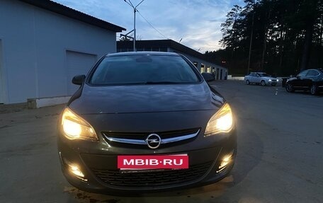 Opel Astra J, 2014 год, 900 000 рублей, 1 фотография