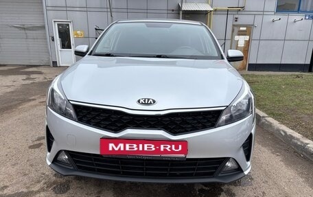 KIA Rio IV, 2021 год, 1 630 000 рублей, 3 фотография