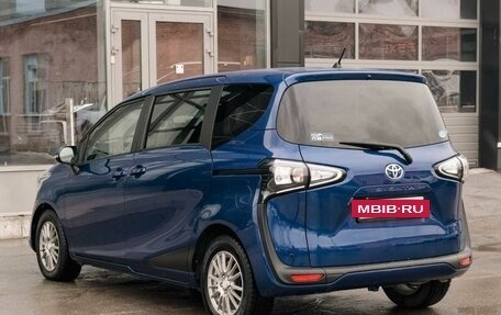 Toyota Sienta II, 2021 год, 1 550 000 рублей, 7 фотография