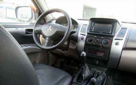 Mitsubishi Pajero Sport II рестайлинг, 2011 год, 1 300 000 рублей, 17 фотография