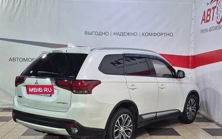 Mitsubishi Outlander III рестайлинг 3, 2017 год, 1 998 000 рублей, 7 фотография