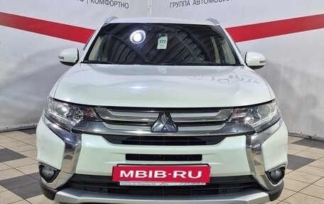 Mitsubishi Outlander III рестайлинг 3, 2017 год, 1 998 000 рублей, 2 фотография