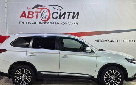 Mitsubishi Outlander III рестайлинг 3, 2017 год, 1 998 000 рублей, 8 фотография