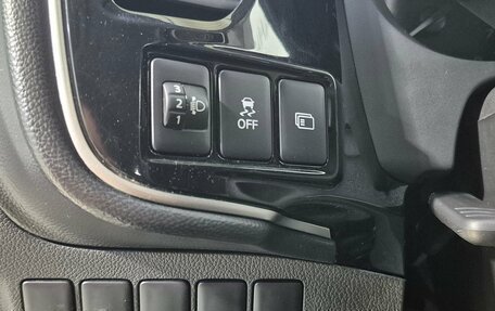 Mitsubishi Outlander III рестайлинг 3, 2017 год, 1 998 000 рублей, 19 фотография