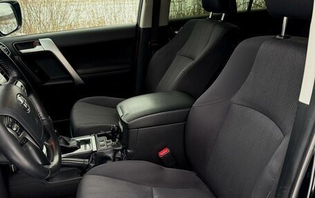 Toyota Land Cruiser Prado 150 рестайлинг 2, 2017 год, 4 300 000 рублей, 7 фотография