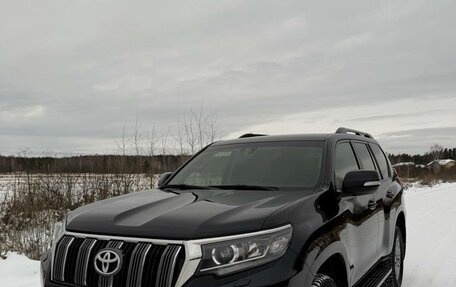 Toyota Land Cruiser Prado 150 рестайлинг 2, 2017 год, 4 300 000 рублей, 3 фотография