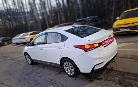 Hyundai Solaris II рестайлинг, 2017 год, 550 000 рублей, 4 фотография