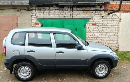 Chevrolet Niva I рестайлинг, 2013 год, 650 000 рублей, 4 фотография