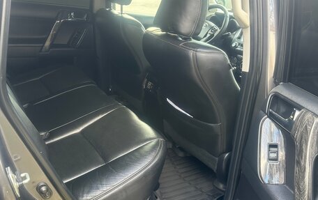 Toyota Land Cruiser Prado 150 рестайлинг 2, 2015 год, 3 350 000 рублей, 8 фотография