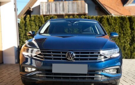 Volkswagen Passat B8 рестайлинг, 2022 год, 2 275 000 рублей, 1 фотография