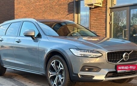 Volvo V90 Cross Country I рестайлинг, 2022 год, 5 900 000 рублей, 1 фотография