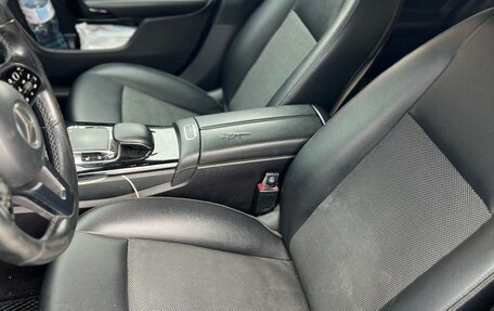 Mercedes-Benz CLA, 2019 год, 1 950 000 рублей, 13 фотография