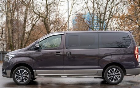 Hyundai Grand Starex Grand Starex I рестайлинг 2, 2019 год, 3 450 000 рублей, 3 фотография