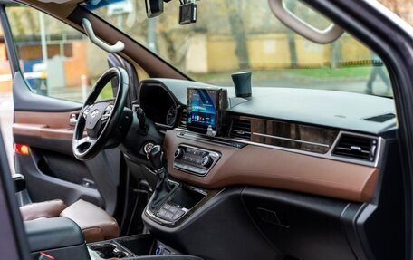 Hyundai Grand Starex Grand Starex I рестайлинг 2, 2019 год, 3 450 000 рублей, 13 фотография