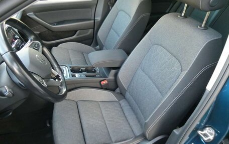 Volkswagen Passat B8 рестайлинг, 2022 год, 2 275 000 рублей, 10 фотография