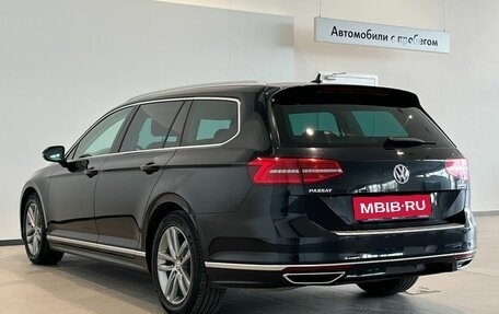 Volkswagen Passat B8 рестайлинг, 2019 год, 2 140 000 рублей, 7 фотография