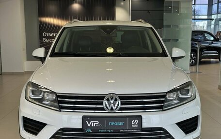 Volkswagen Touareg III, 2015 год, 2 855 000 рублей, 2 фотография