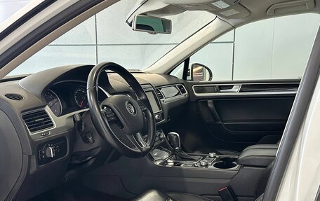 Volkswagen Touareg III, 2015 год, 2 855 000 рублей, 7 фотография