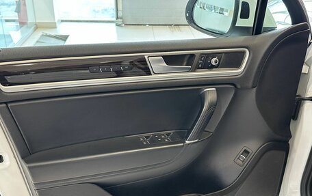 Volkswagen Touareg III, 2015 год, 2 855 000 рублей, 11 фотография