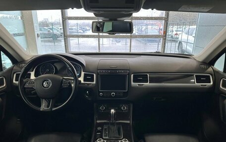 Volkswagen Touareg III, 2015 год, 2 855 000 рублей, 9 фотография
