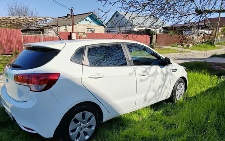 KIA Rio III рестайлинг, 2016 год, 1 000 000 рублей, 3 фотография