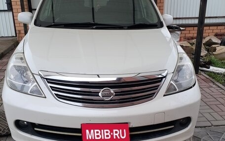 Nissan Tiida, 2004 год, 565 000 рублей, 2 фотография