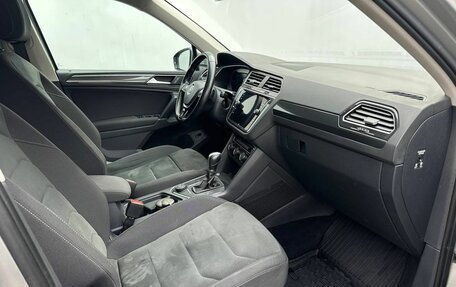 Volkswagen Tiguan II, 2018 год, 2 540 000 рублей, 13 фотография