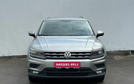 Volkswagen Tiguan II, 2018 год, 2 540 000 рублей, 2 фотография