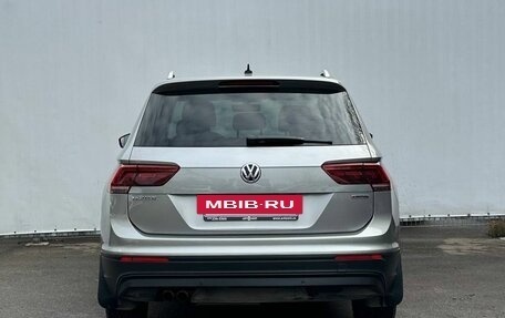 Volkswagen Tiguan II, 2018 год, 2 540 000 рублей, 6 фотография