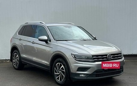 Volkswagen Tiguan II, 2018 год, 2 540 000 рублей, 3 фотография