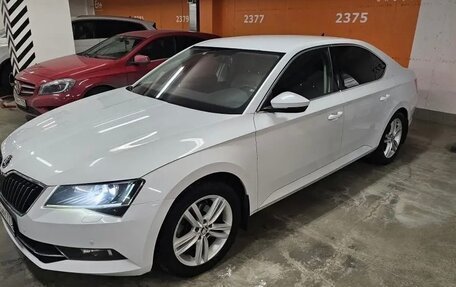 Skoda Superb III рестайлинг, 2015 год, 1 850 000 рублей, 2 фотография