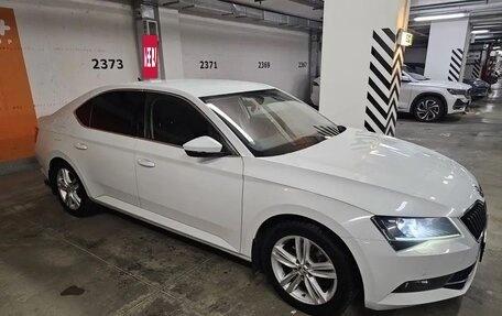 Skoda Superb III рестайлинг, 2015 год, 1 850 000 рублей, 3 фотография