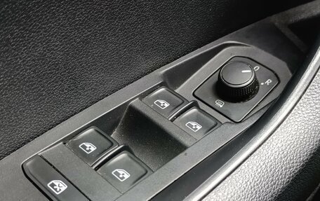 Skoda Karoq I, 2021 год, 2 390 000 рублей, 20 фотография