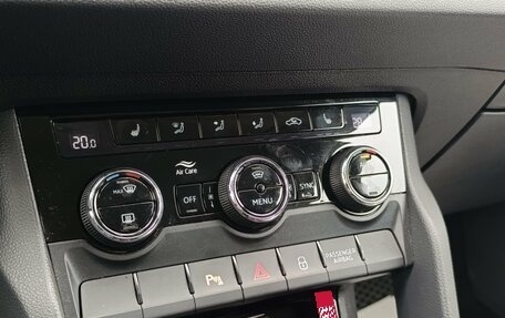 Skoda Karoq I, 2021 год, 2 390 000 рублей, 25 фотография