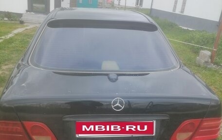 Mercedes-Benz E-Класс, 1997 год, 310 000 рублей, 3 фотография