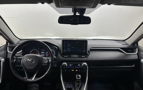 Toyota RAV4, 2021 год, 3 589 000 рублей, 17 фотография