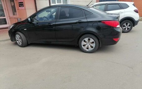 Hyundai Solaris II рестайлинг, 2015 год, 1 200 000 рублей, 2 фотография