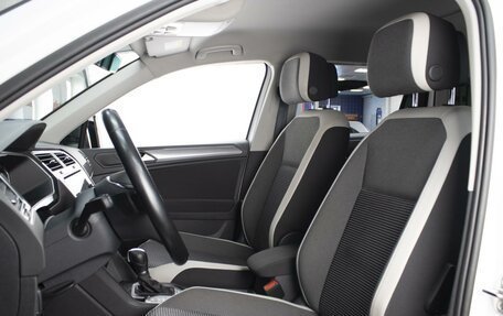 Volkswagen Tiguan II, 2019 год, 2 880 000 рублей, 9 фотография