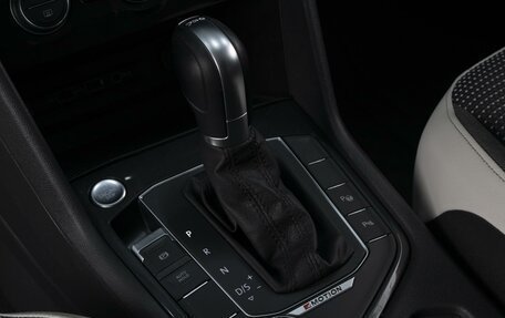 Volkswagen Tiguan II, 2019 год, 2 880 000 рублей, 17 фотография