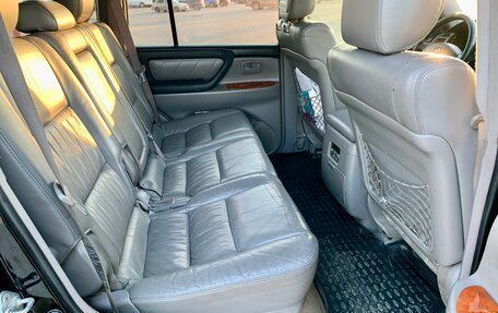 Toyota Land Cruiser 100 рестайлинг 2, 2004 год, 1 680 000 рублей, 6 фотография