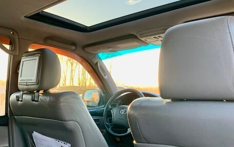 Toyota Land Cruiser 100 рестайлинг 2, 2004 год, 1 680 000 рублей, 7 фотография