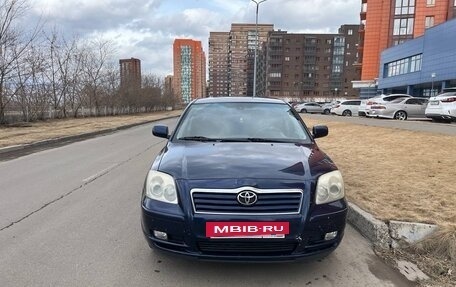 Toyota Avensis III рестайлинг, 2005 год, 650 000 рублей, 3 фотография