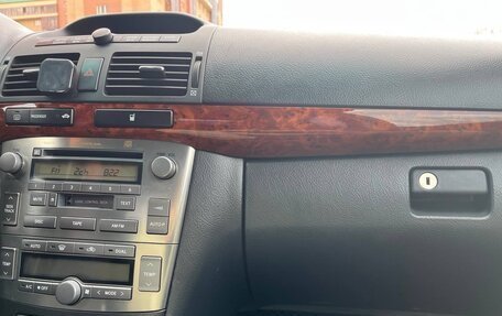 Toyota Avensis III рестайлинг, 2005 год, 650 000 рублей, 13 фотография