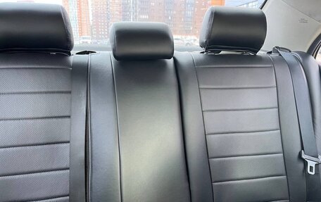 Toyota Avensis III рестайлинг, 2005 год, 650 000 рублей, 14 фотография